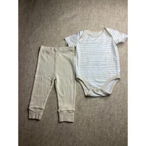 Burts Bee Baby 2 Piece Matching Outfit Cream and White Size 3-6 Months